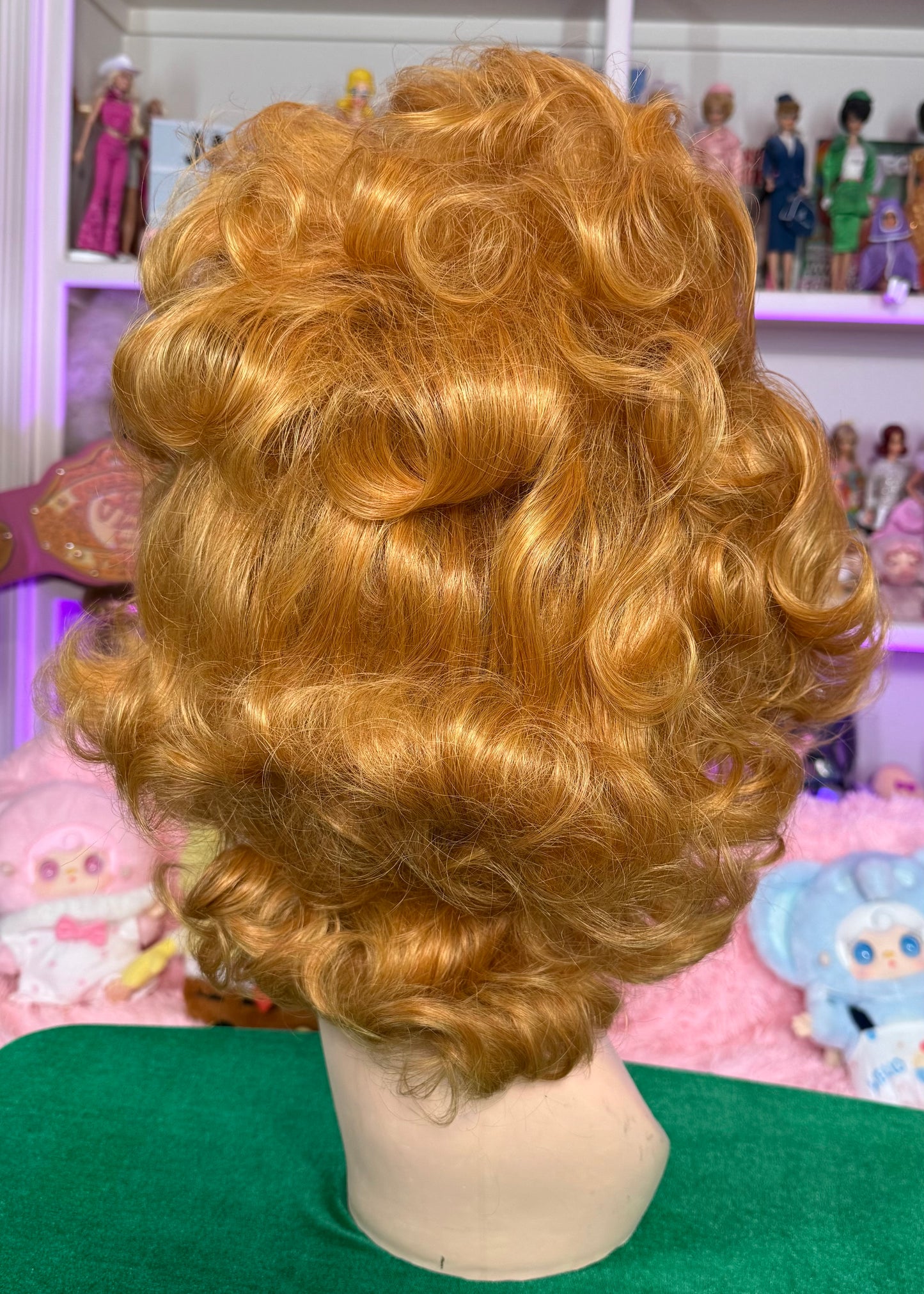 AS SEEN ON YOUTUBE: SEVENTIES STARLET