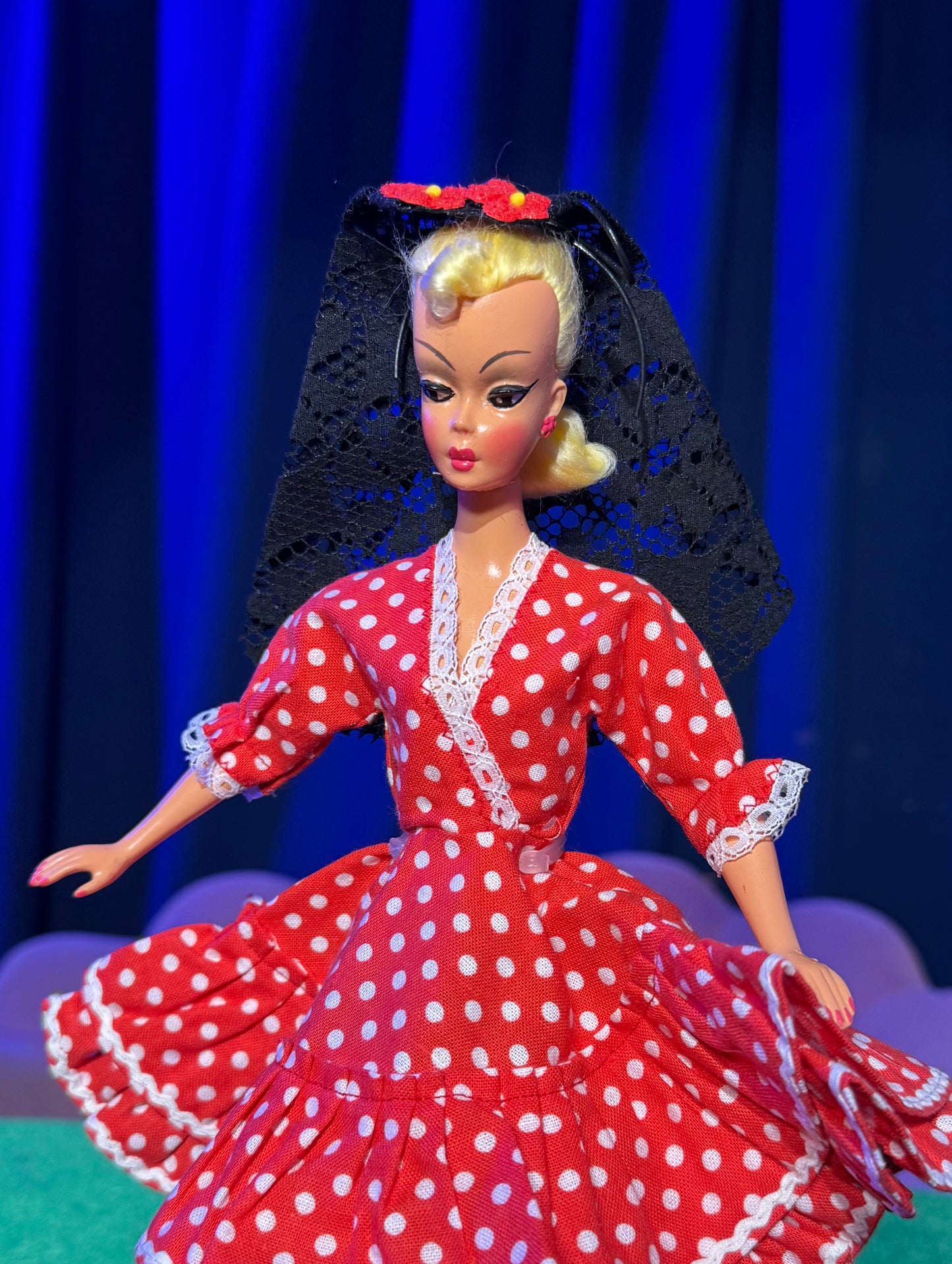 (SPAIN) TRAVLIN' LILLI DOLL VINTAGE TREASURES COLLECTION