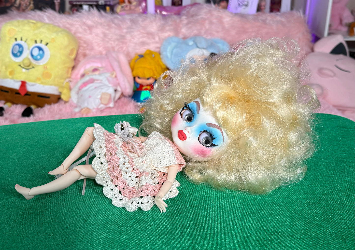 BIG EYED BLANCHE