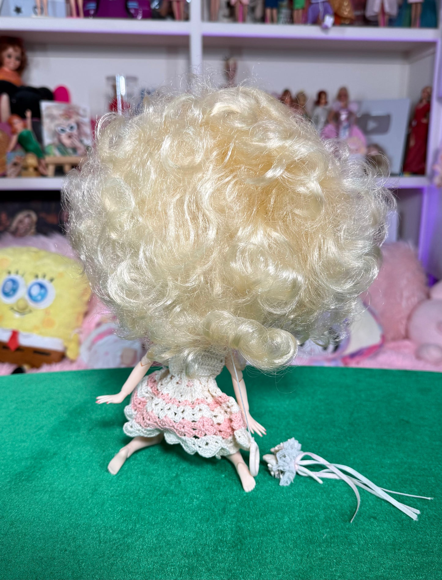 BIG EYED BLANCHE