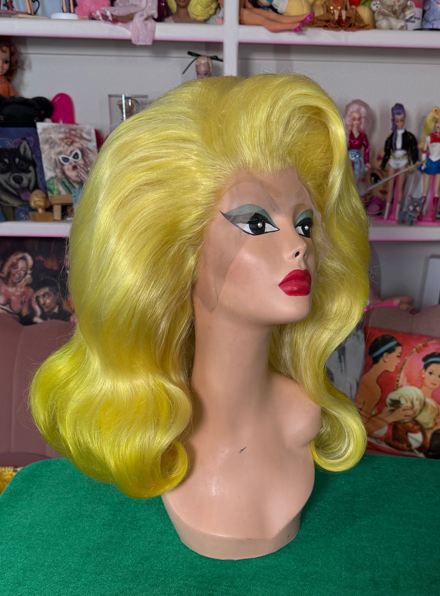 AS SEEN ON YOUTUBE: VHS VIXEN