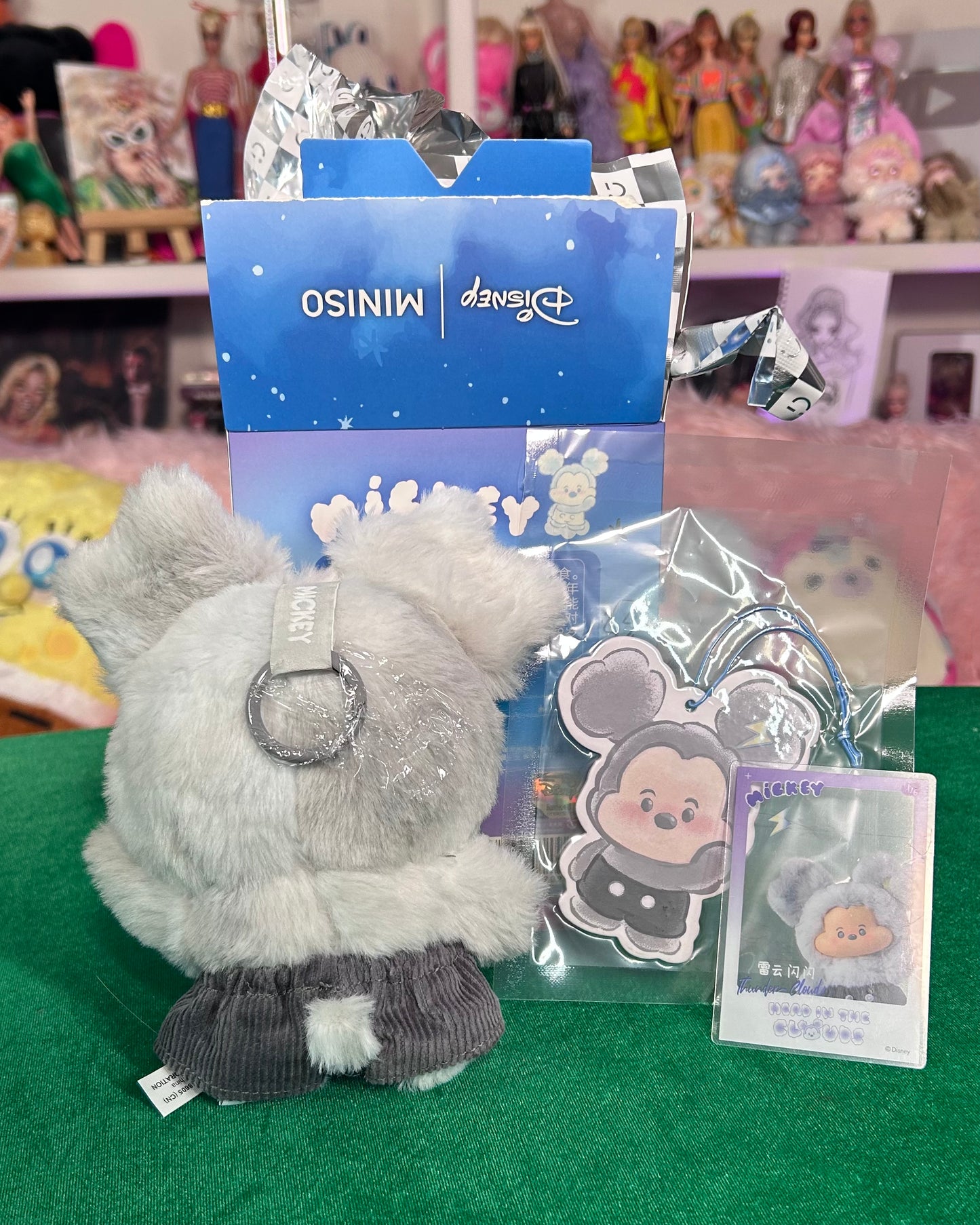 CONFIRMED HEAD IN THE CLOUDS (THUNDER CLOUD)