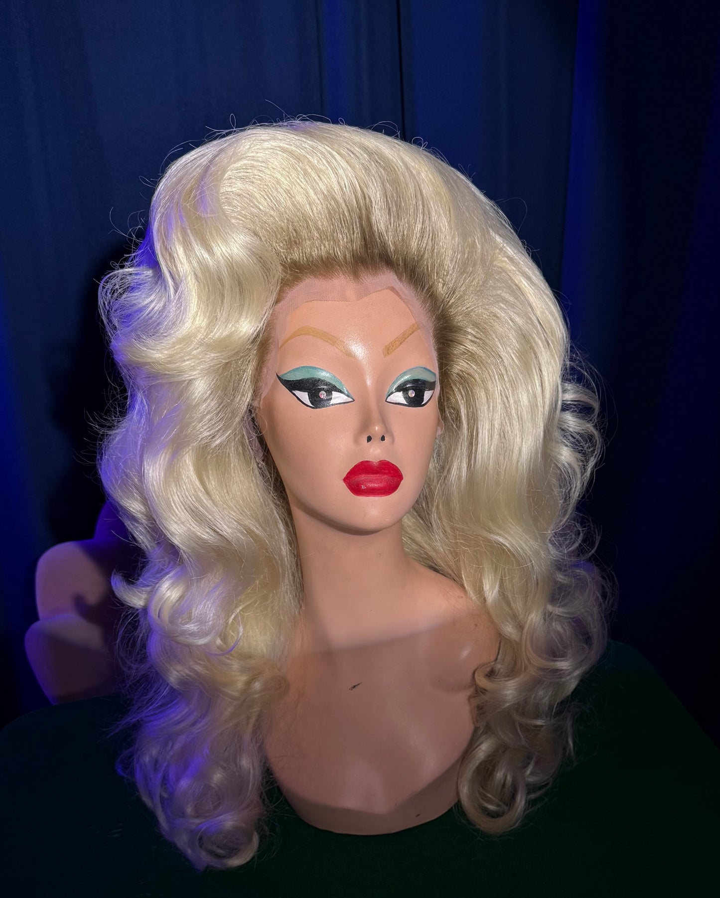 AS SEEN ON YOUTUBE: SCANDALOUS BLONDE