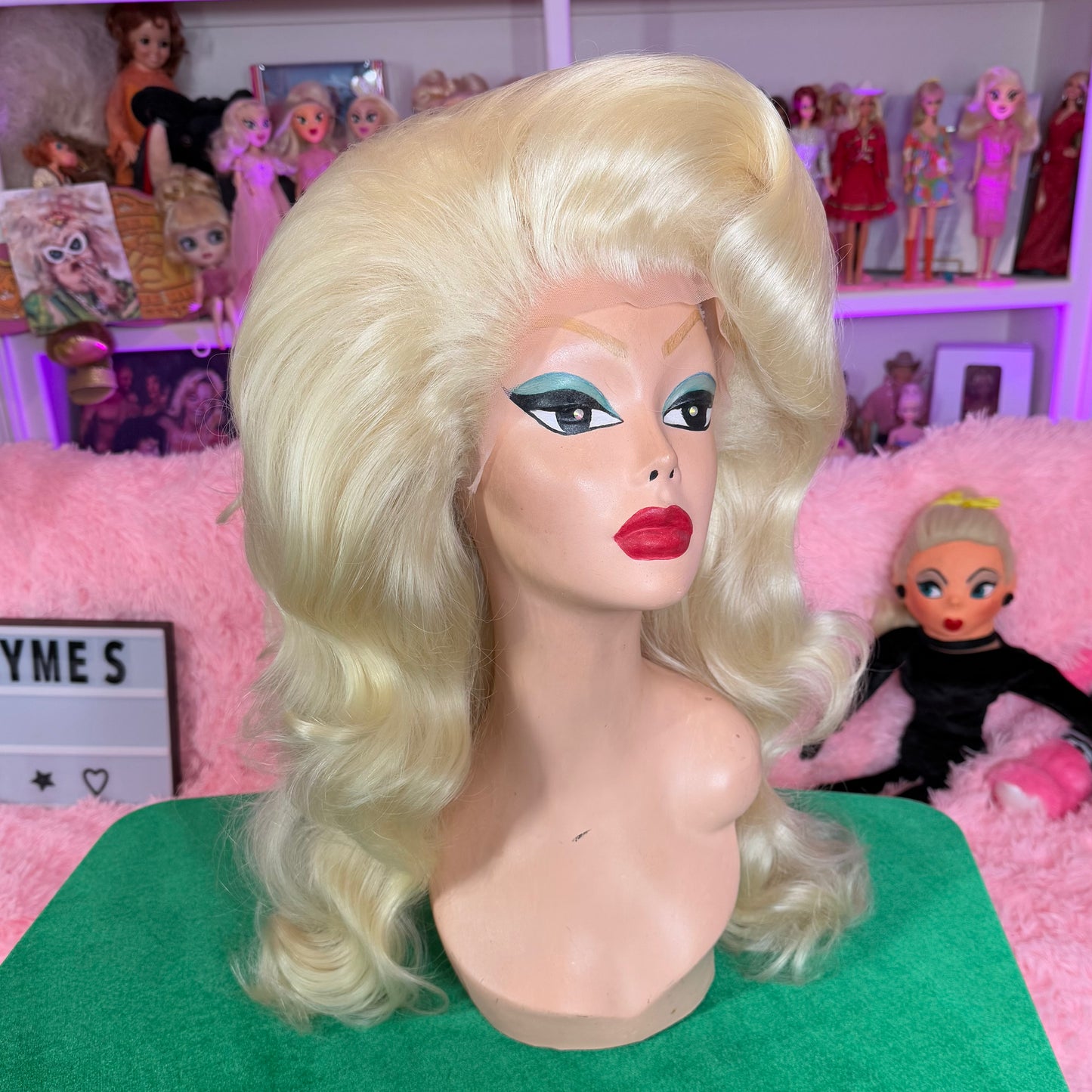AS SEEN ON YOUTUBE: BREATHTAKING BABETTE