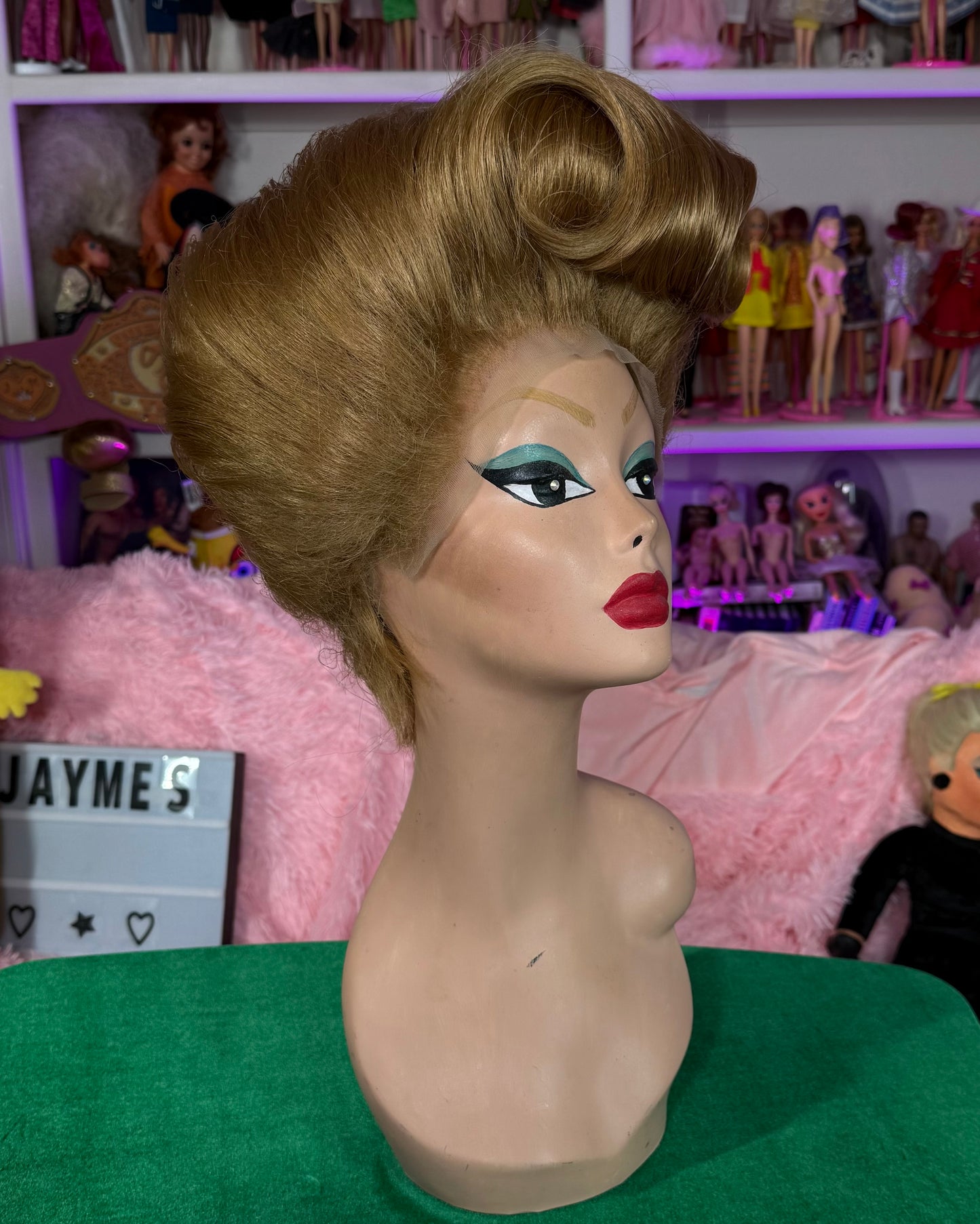 AS SEEN ON YOUTUBE: HAPPY HOUSEWIFE