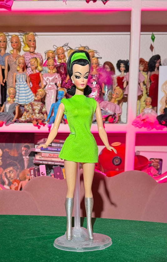 MISS MOD DOLL MODERN VINTAGE COLLECTION