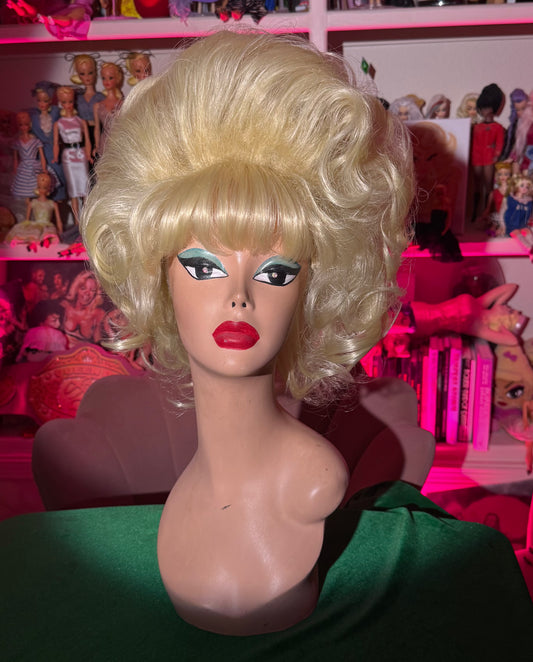 AS SEEN ON YOUTUBE: SUDDENLY SEEMORE (HARD FRONT WIG)