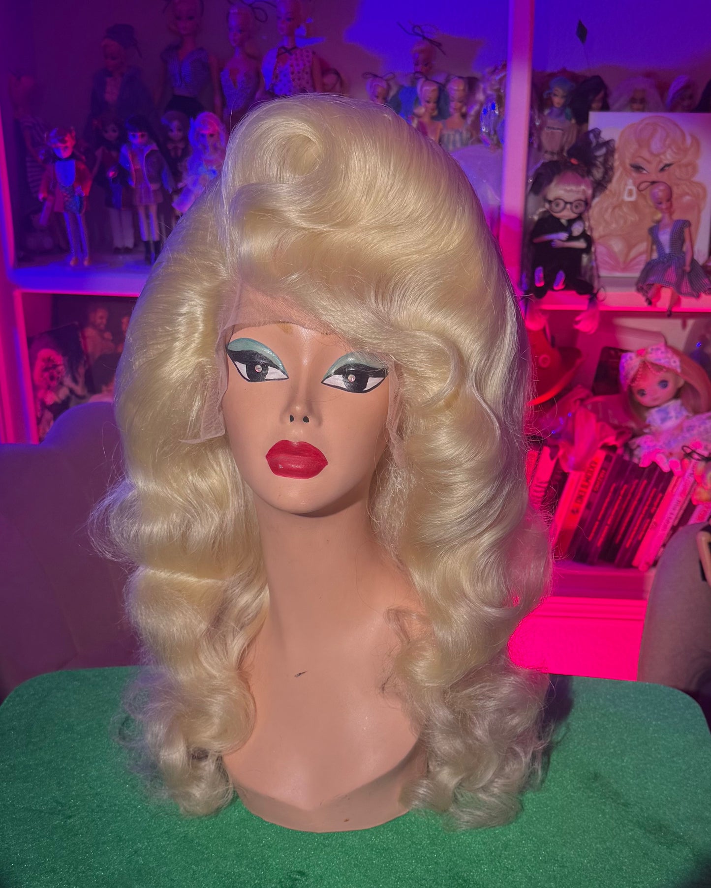 BURLESQUE BEAUTY