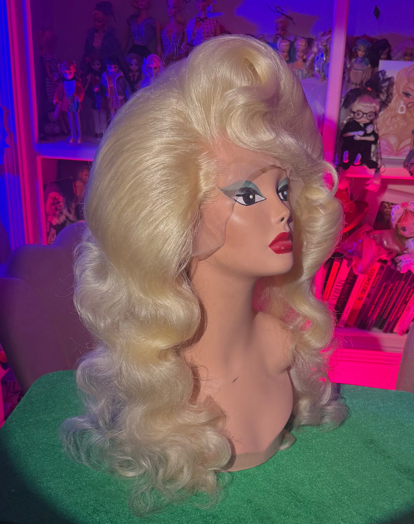 BURLESQUE BEAUTY