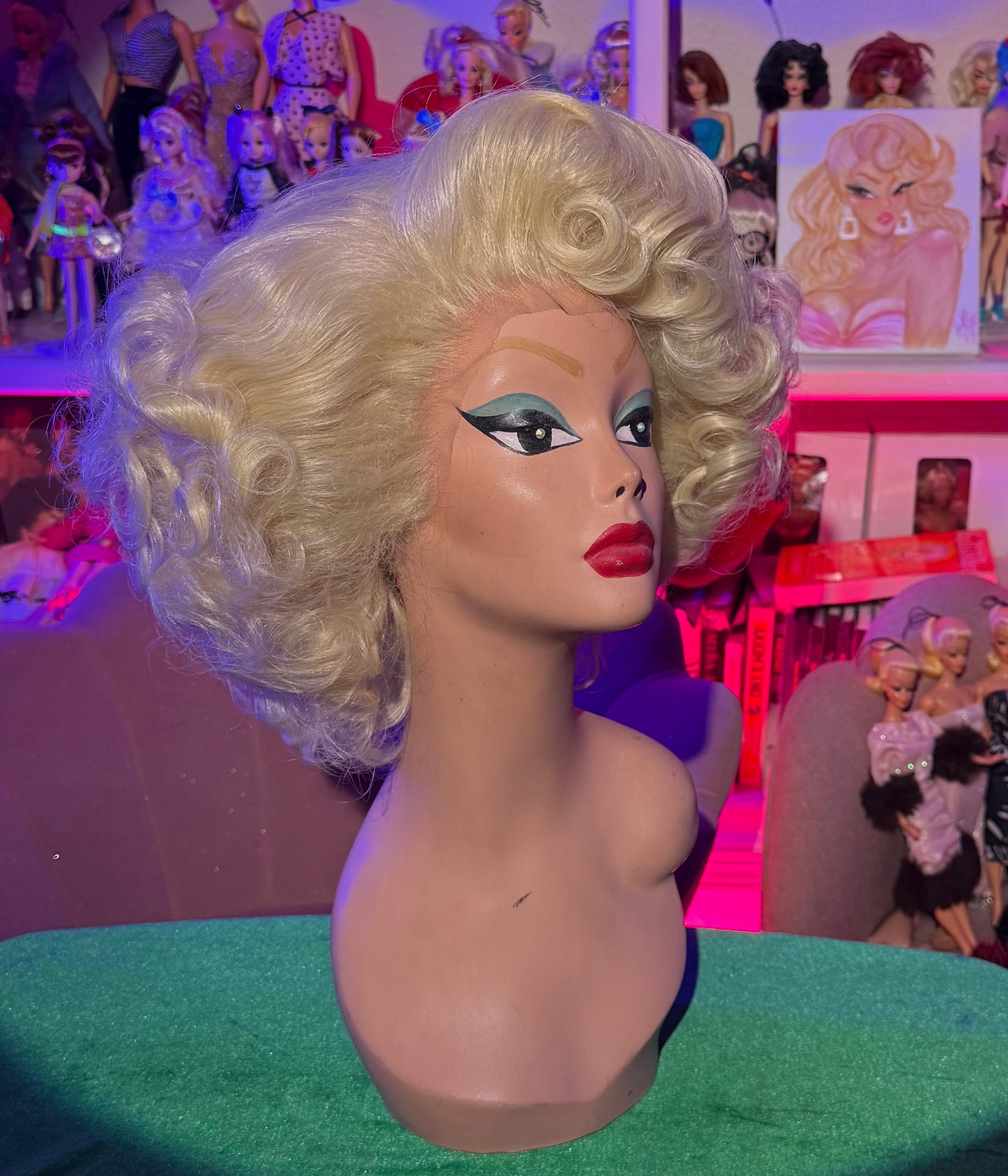 AS SEEN ON YOUTUBE: BURLESQUE BLONDE