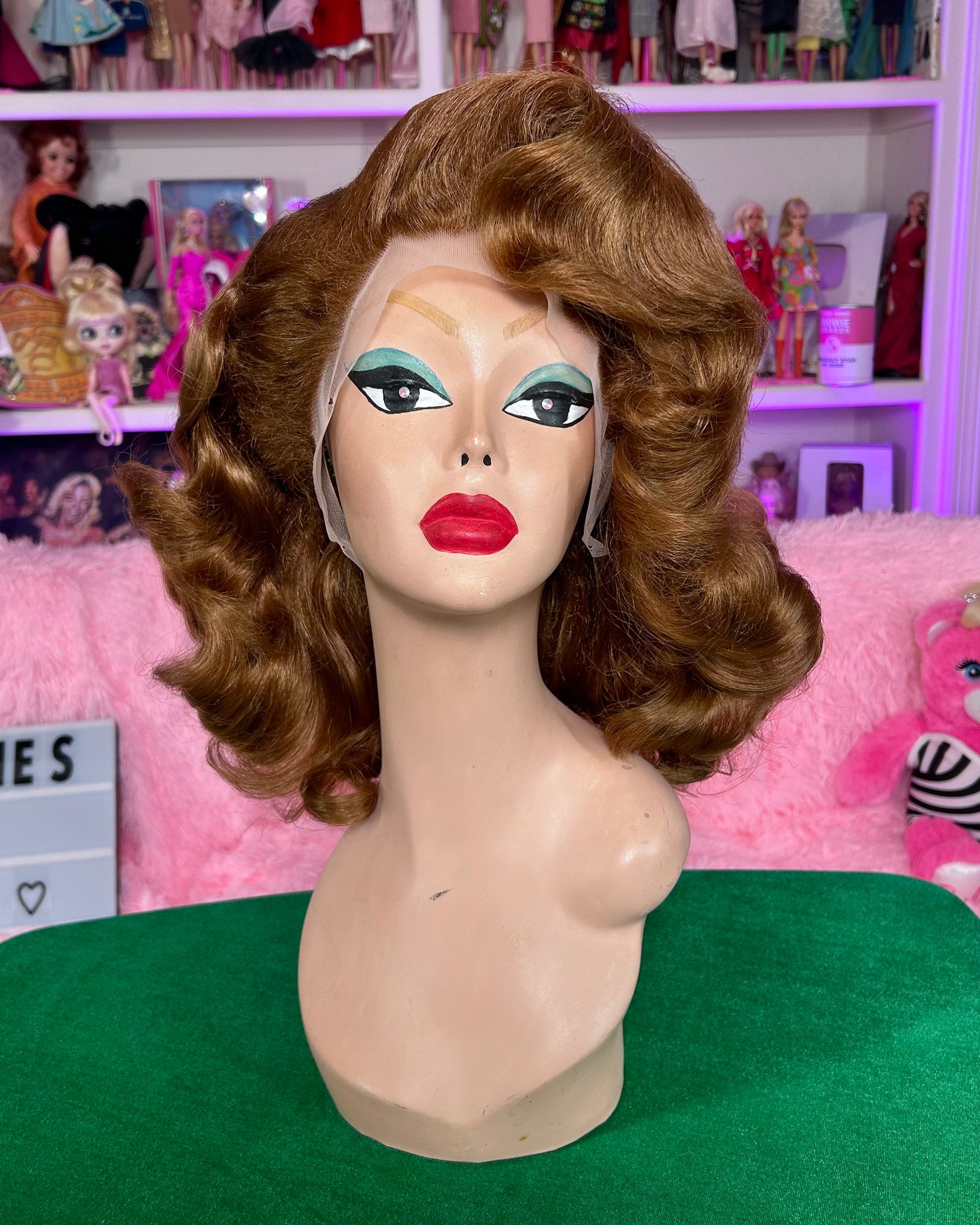 AS SEEN ON YOUTUBE: TOTAL BETTY (MANSFIELD BROWN PREMIUM WIG)