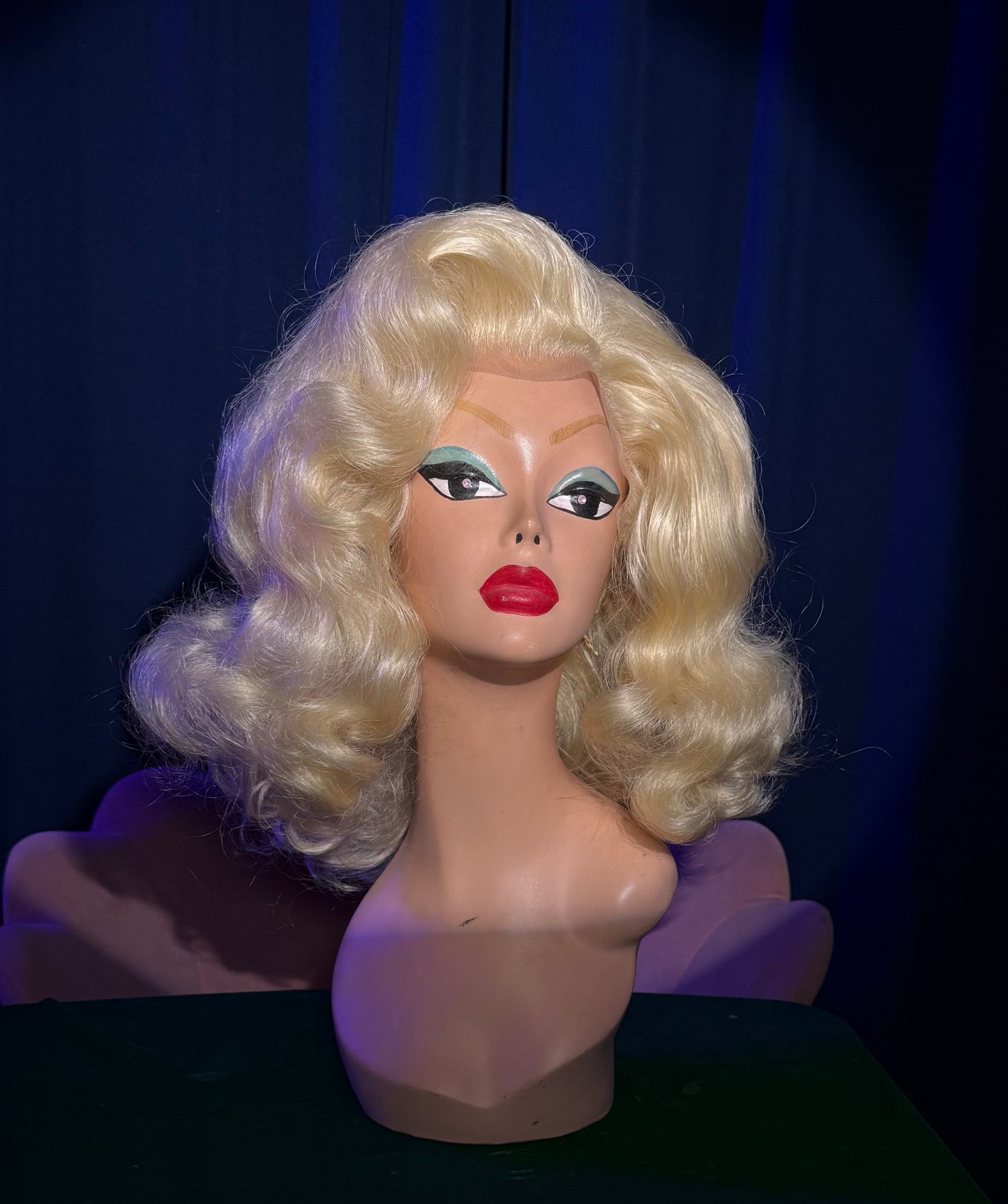 AS SEEN ON YOUTUBE: ANNA ANNA NICOLE!