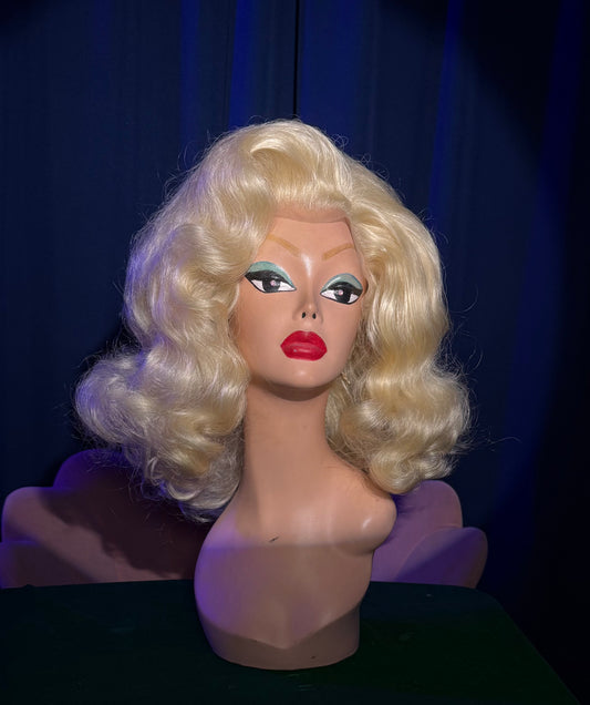 AS SEEN ON YOUTUBE: ANNA ANNA NICOLE!