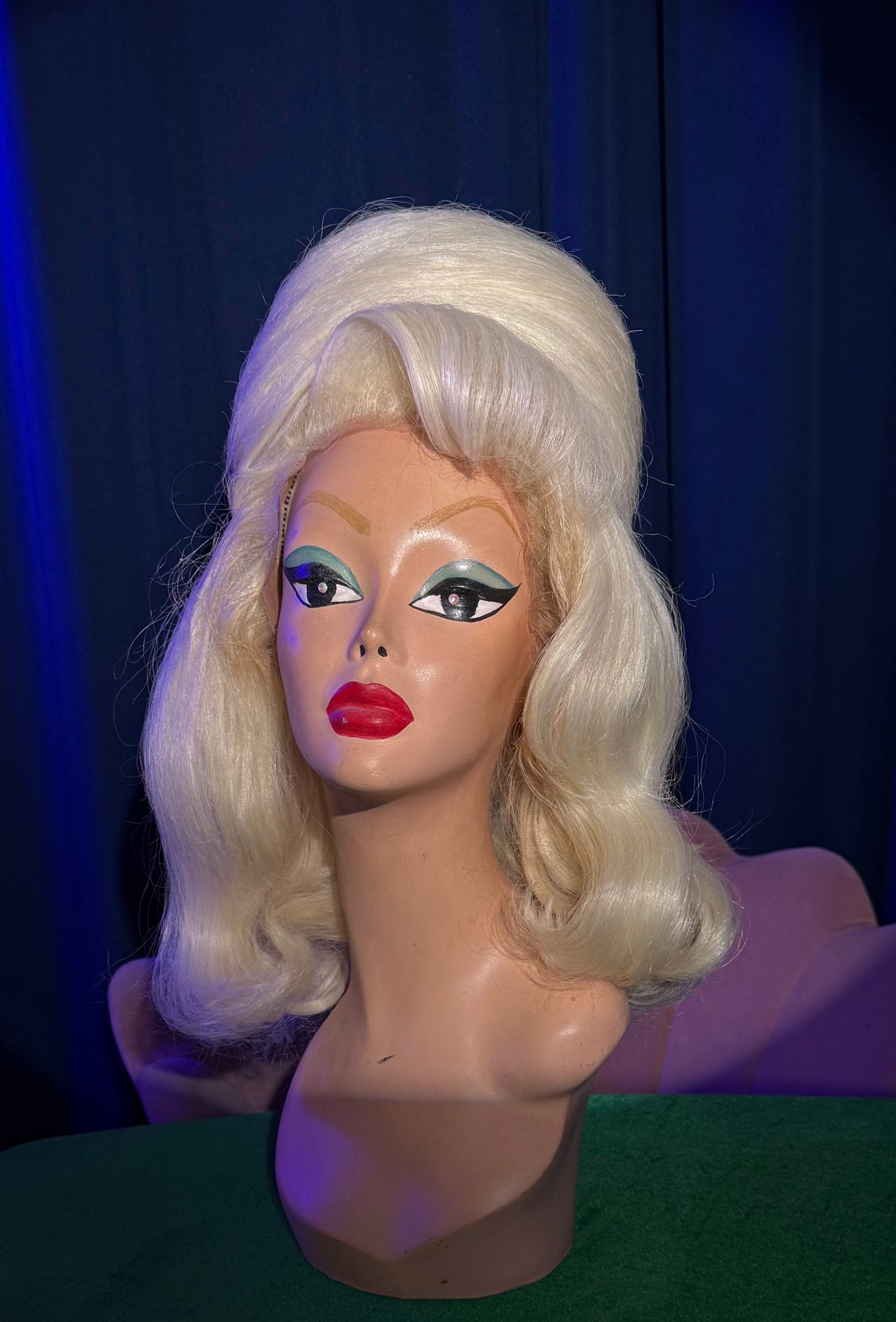 JAYMES WORN WIG: OH BEEHIVE