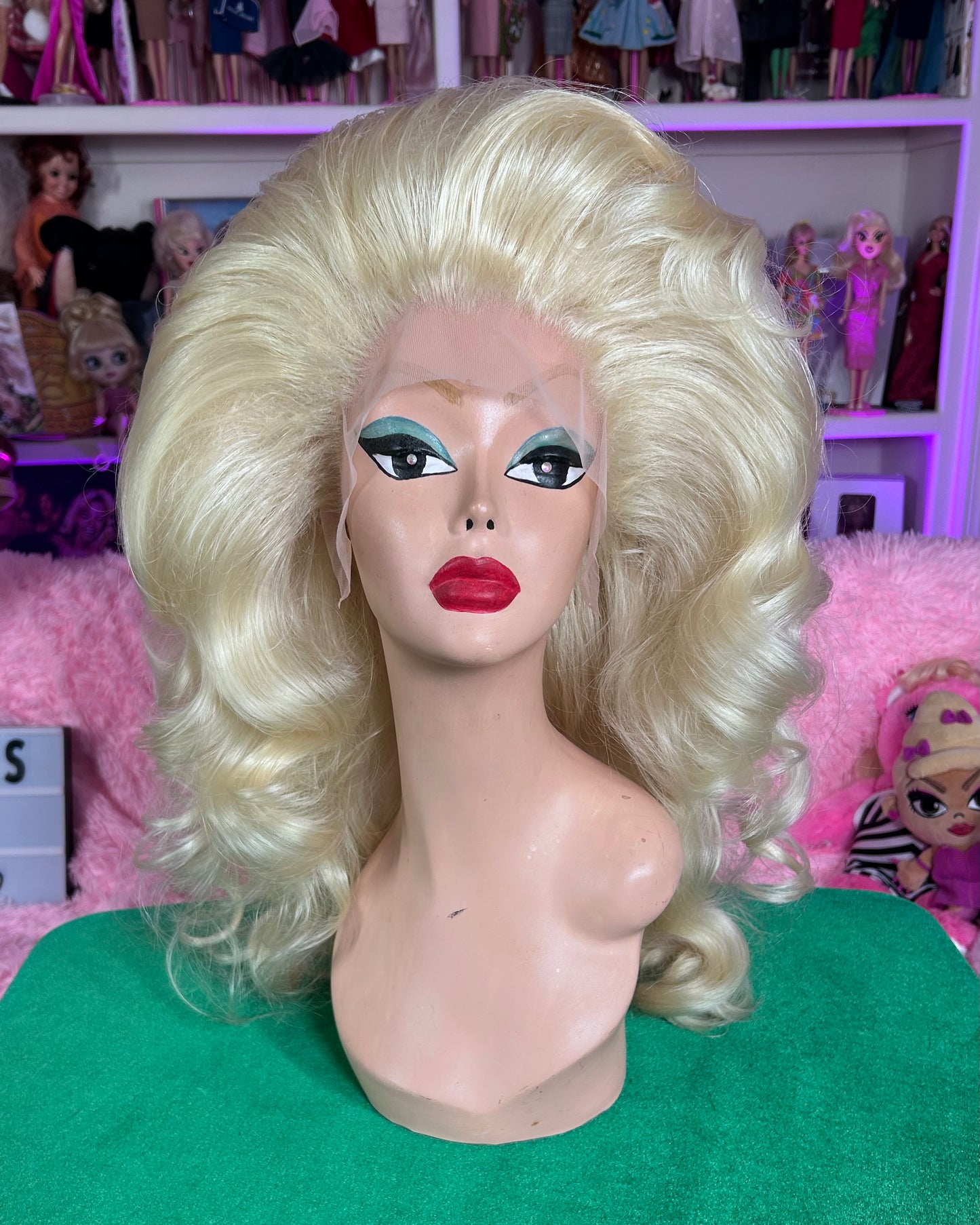 BIG BLONDE AND  BEAUTIFUL (PREMIUM WIG)