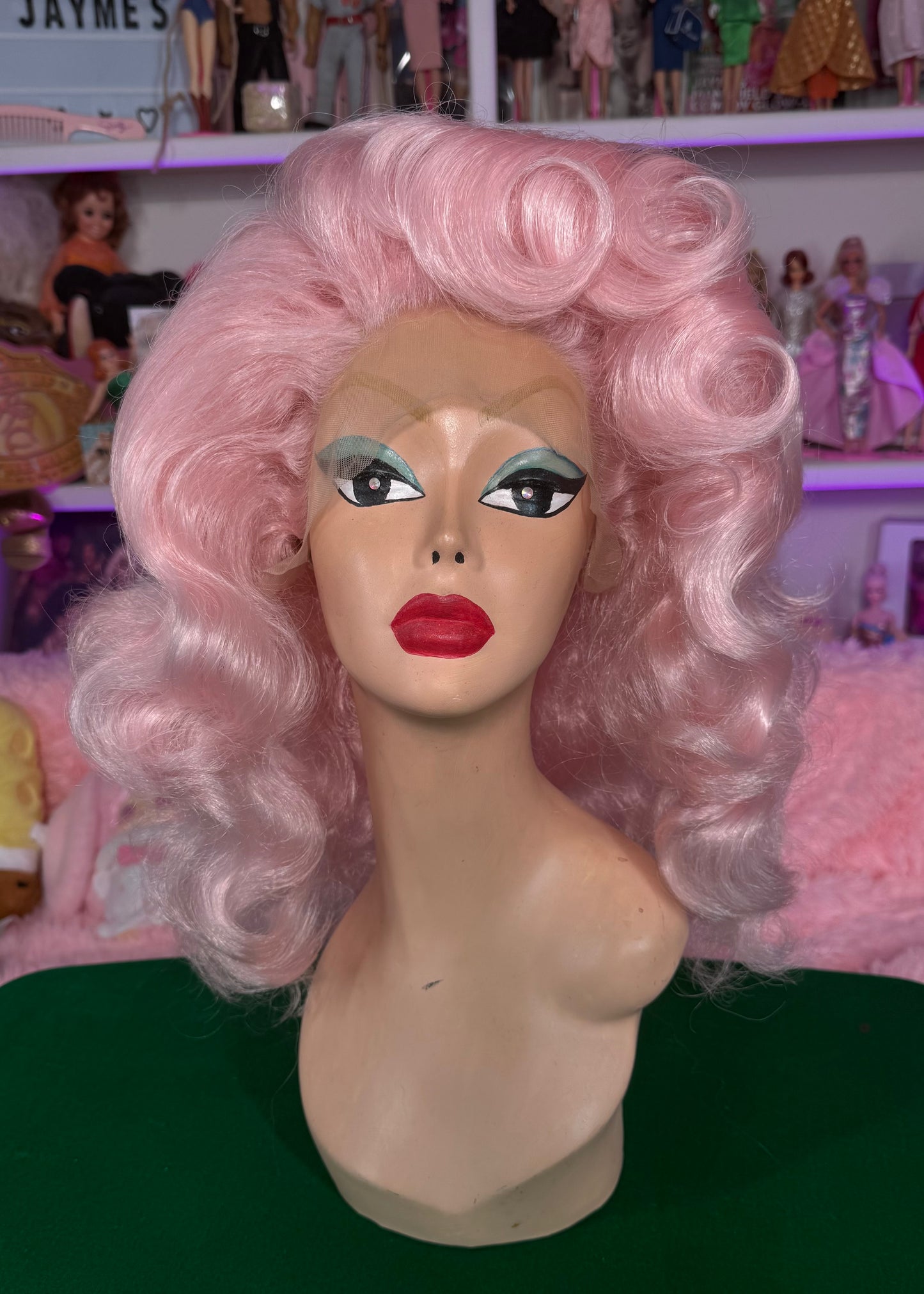 PASTEL PINUP