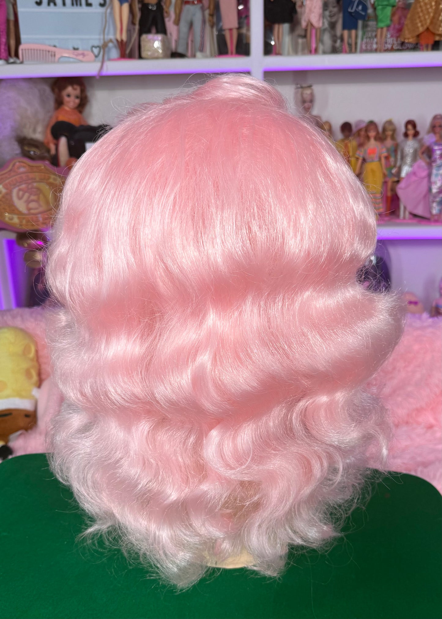 PASTEL PINUP