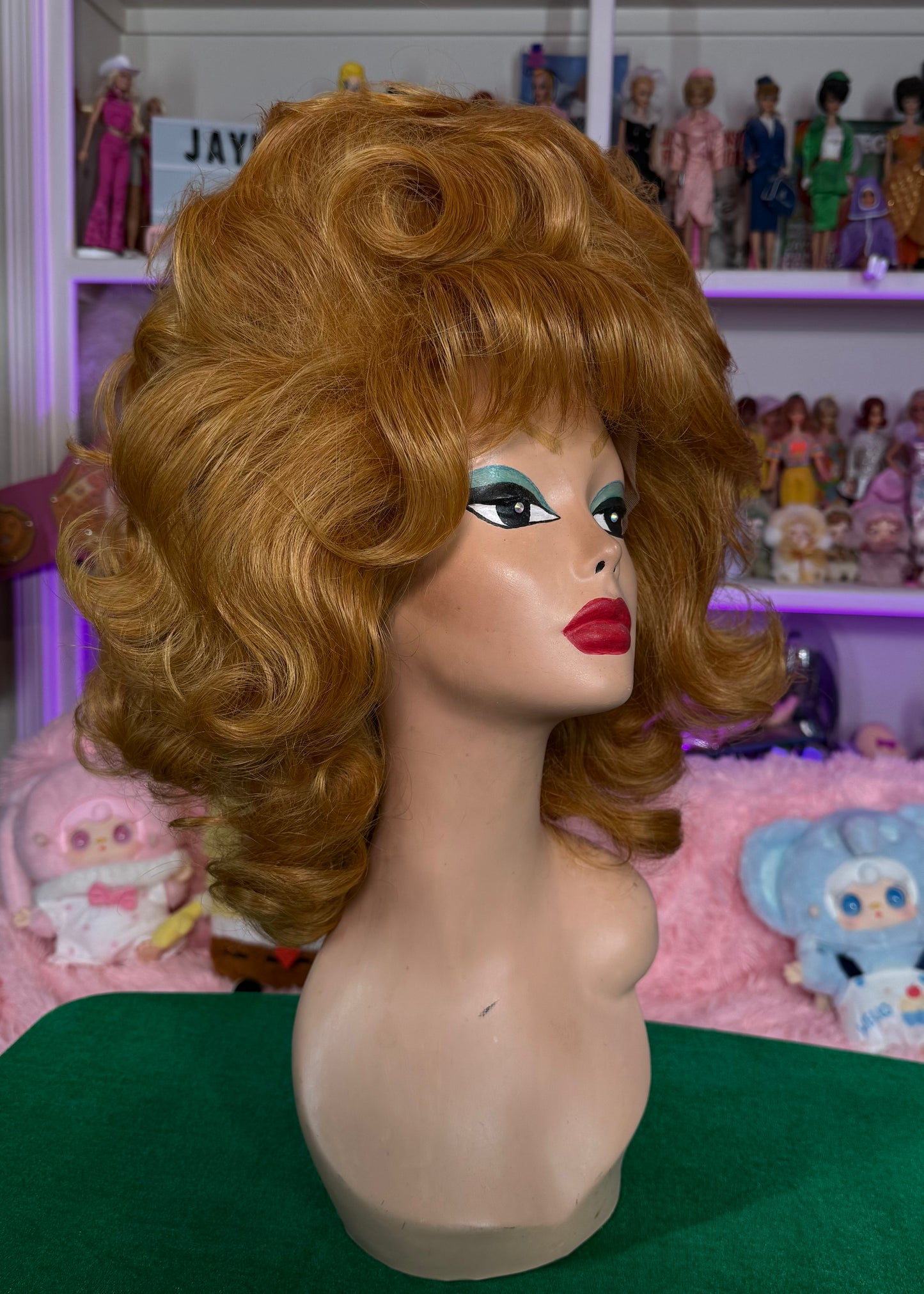 AS SEEN ON YOUTUBE: SEVENTIES STARLET