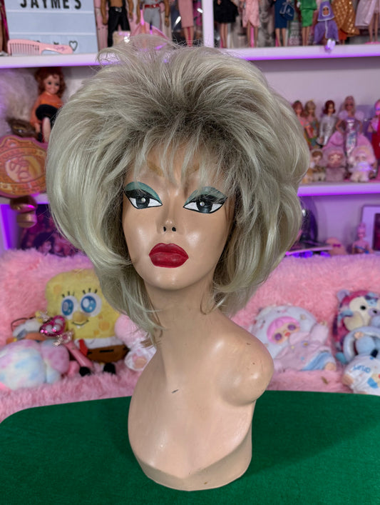 JAYMES WORN WIG: VISTA DEL MAR