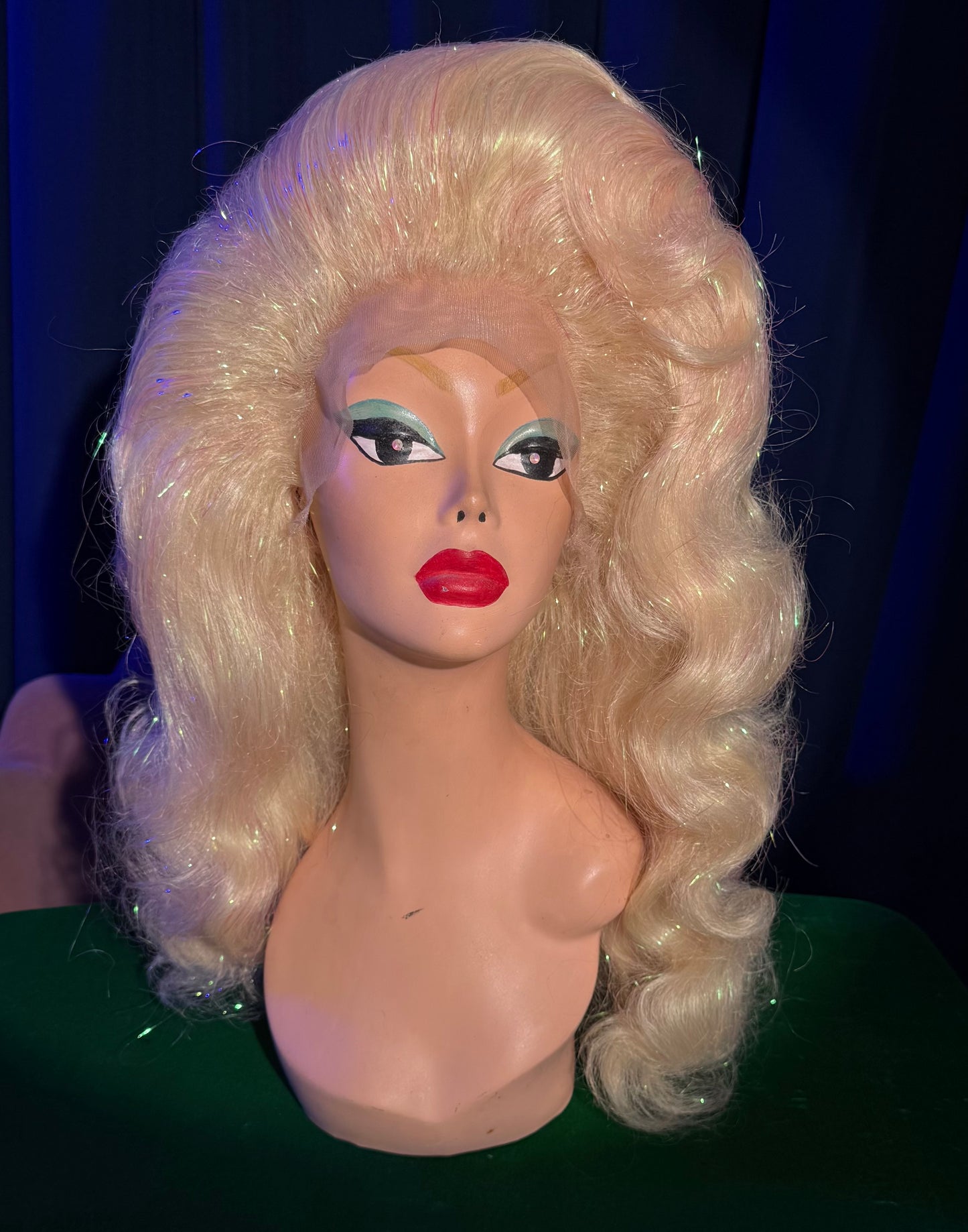 DAZZLING DOLL