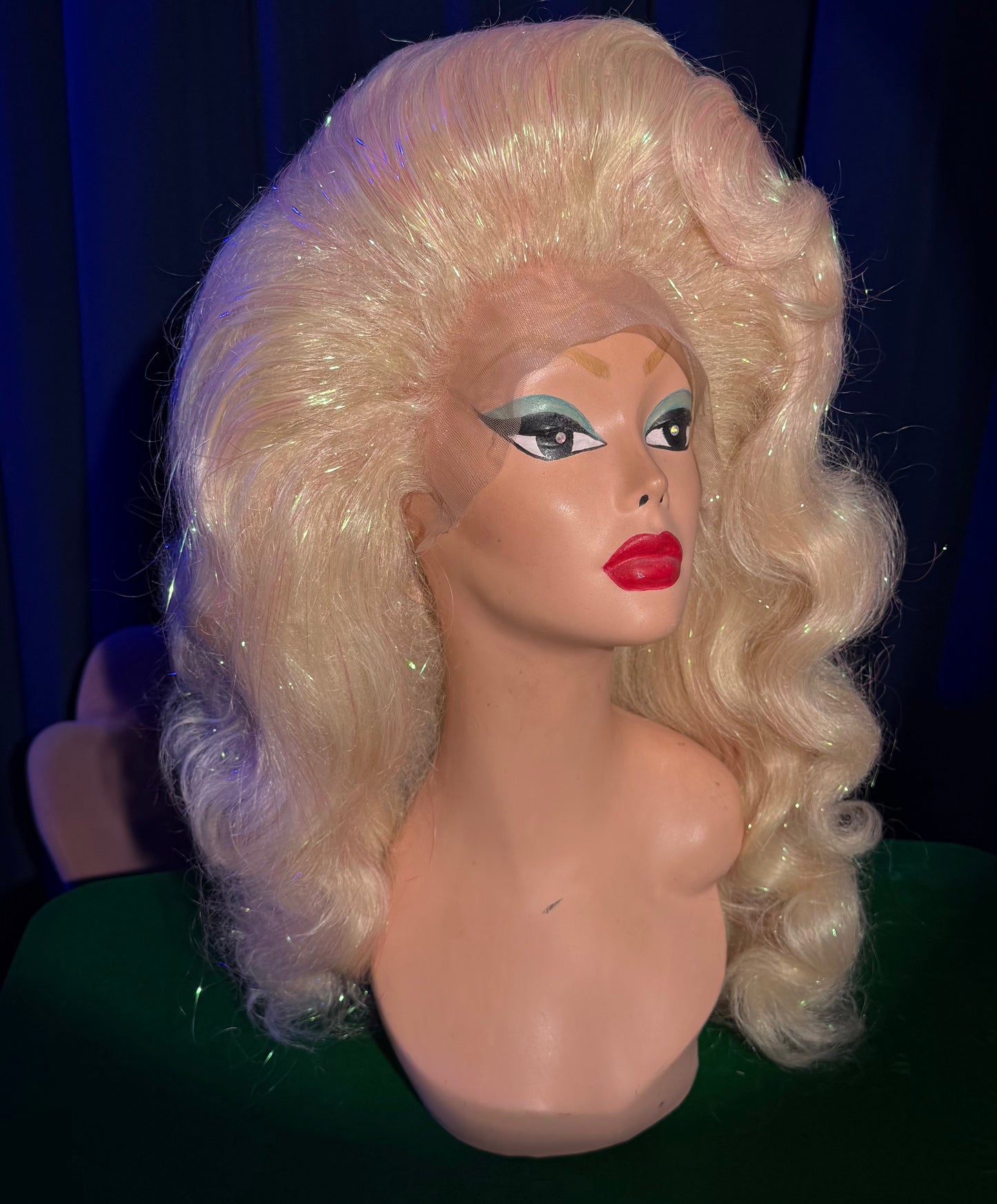 DAZZLING DOLL