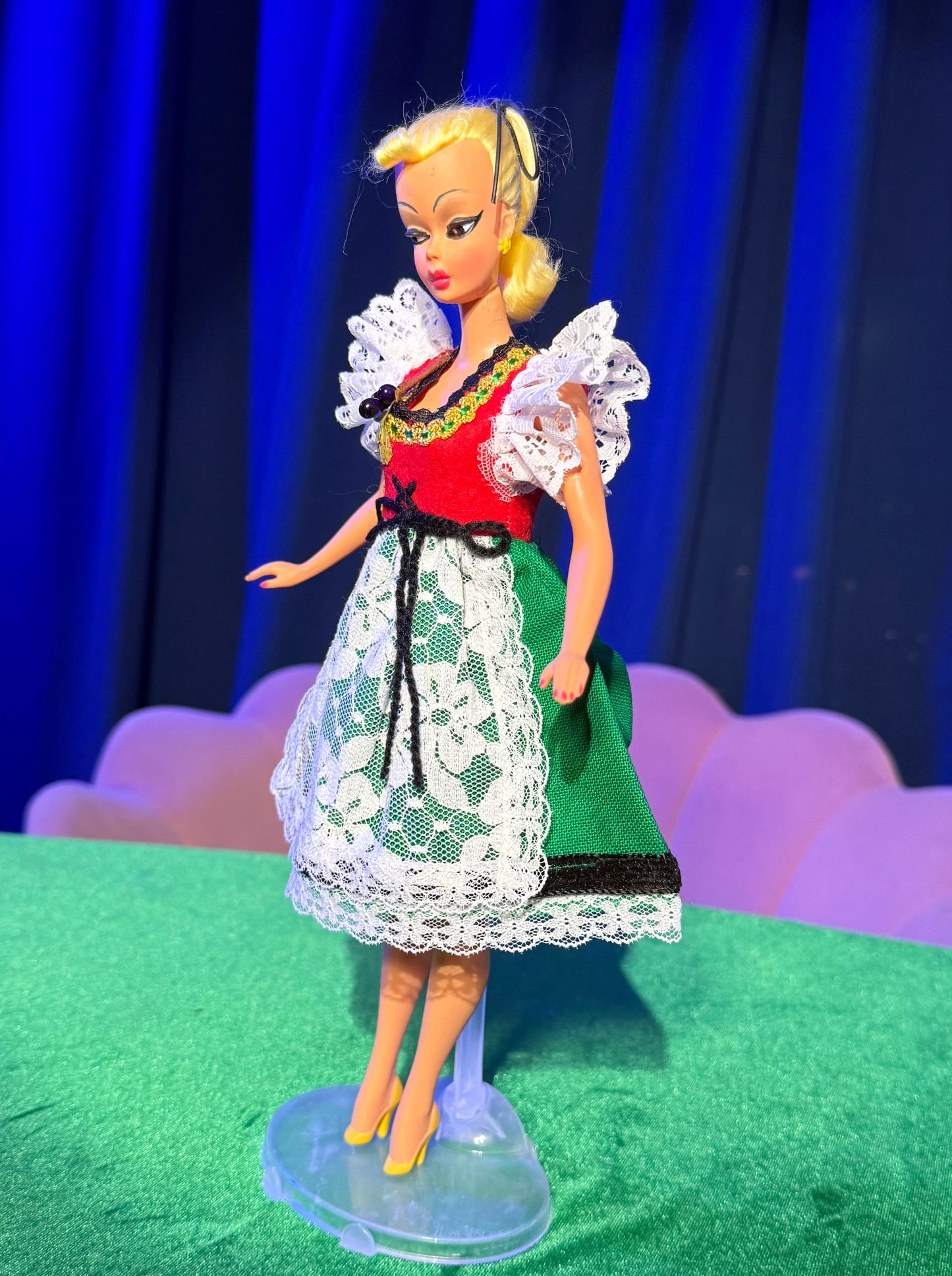(GERMANY) TRAVLIN' LILLI  DOLL VINTAGE TREASURES COLLECTION