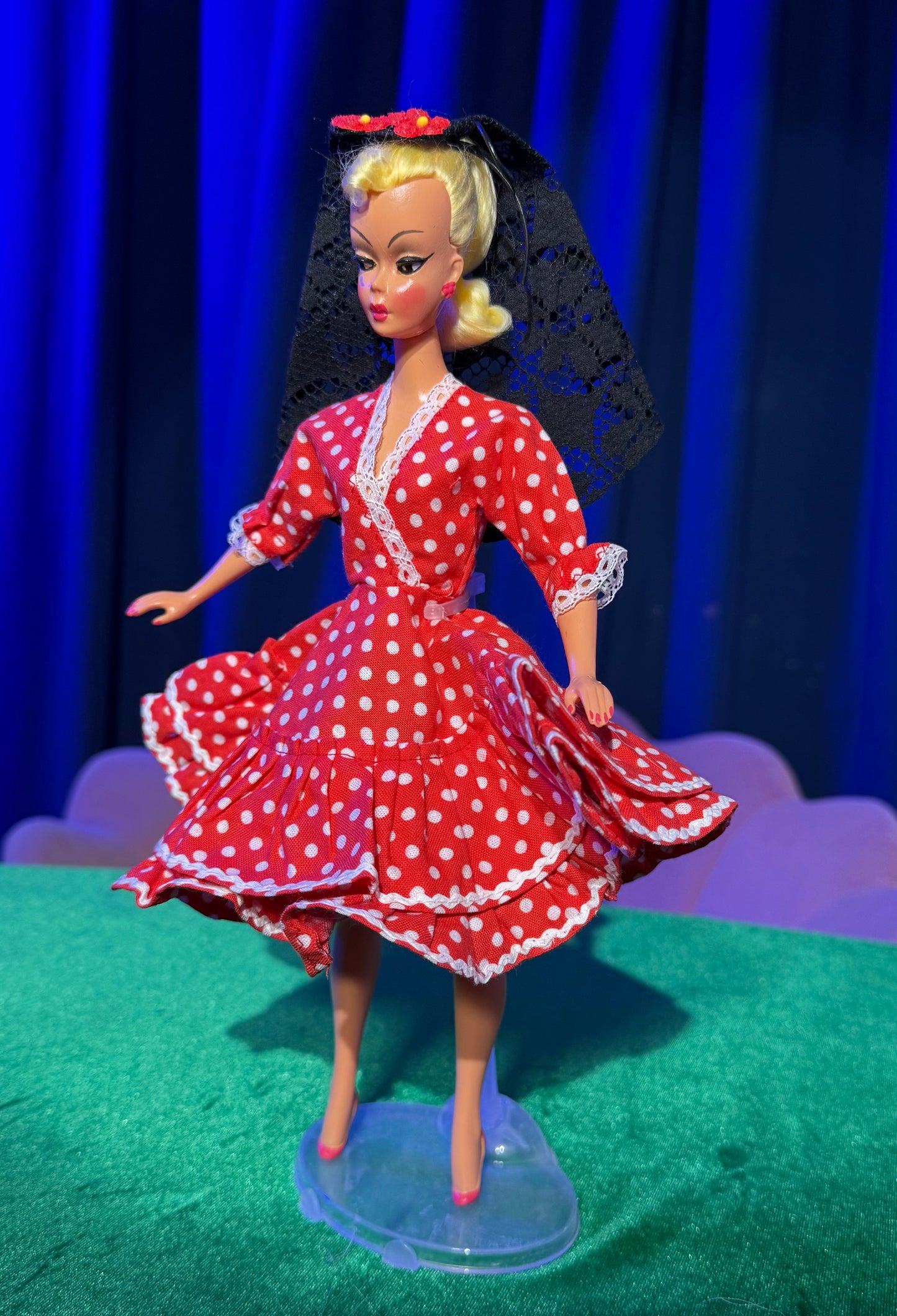 (SPAIN) TRAVLIN' LILLI  DOLL VINTAGE TREASURES COLLECTION