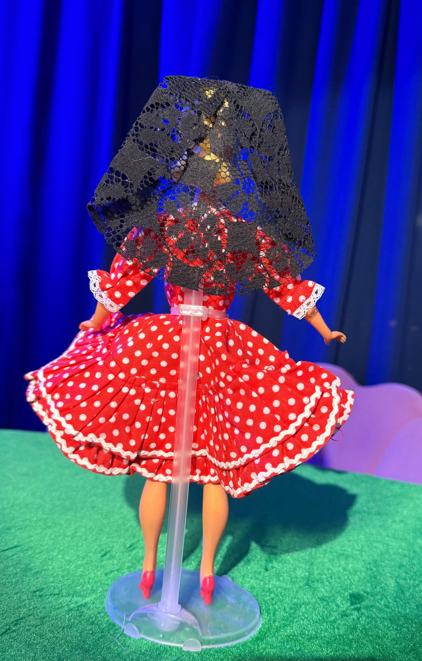 (SPAIN) TRAVLIN' LILLI  DOLL VINTAGE TREASURES COLLECTION