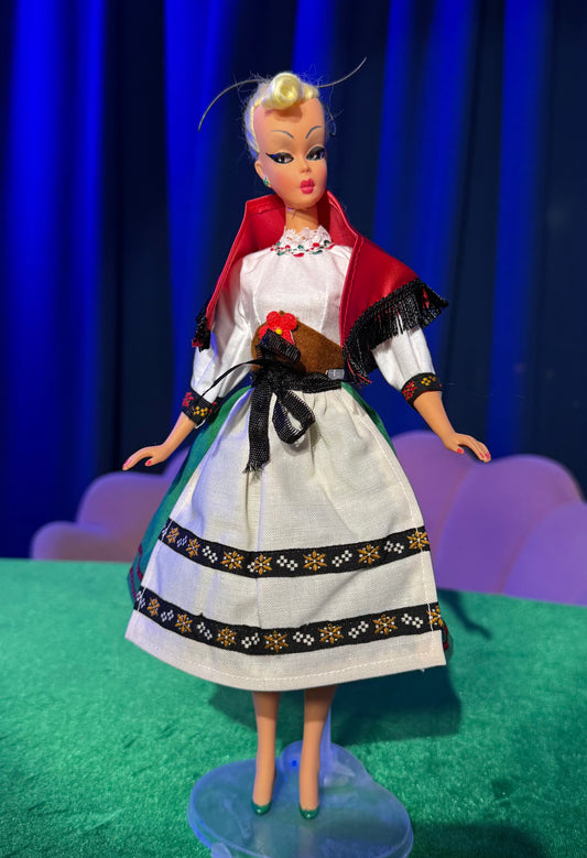 (ITALY) TRAVLIN' LILLI  DOLL VINTAGE TREASURES COLLECTION
