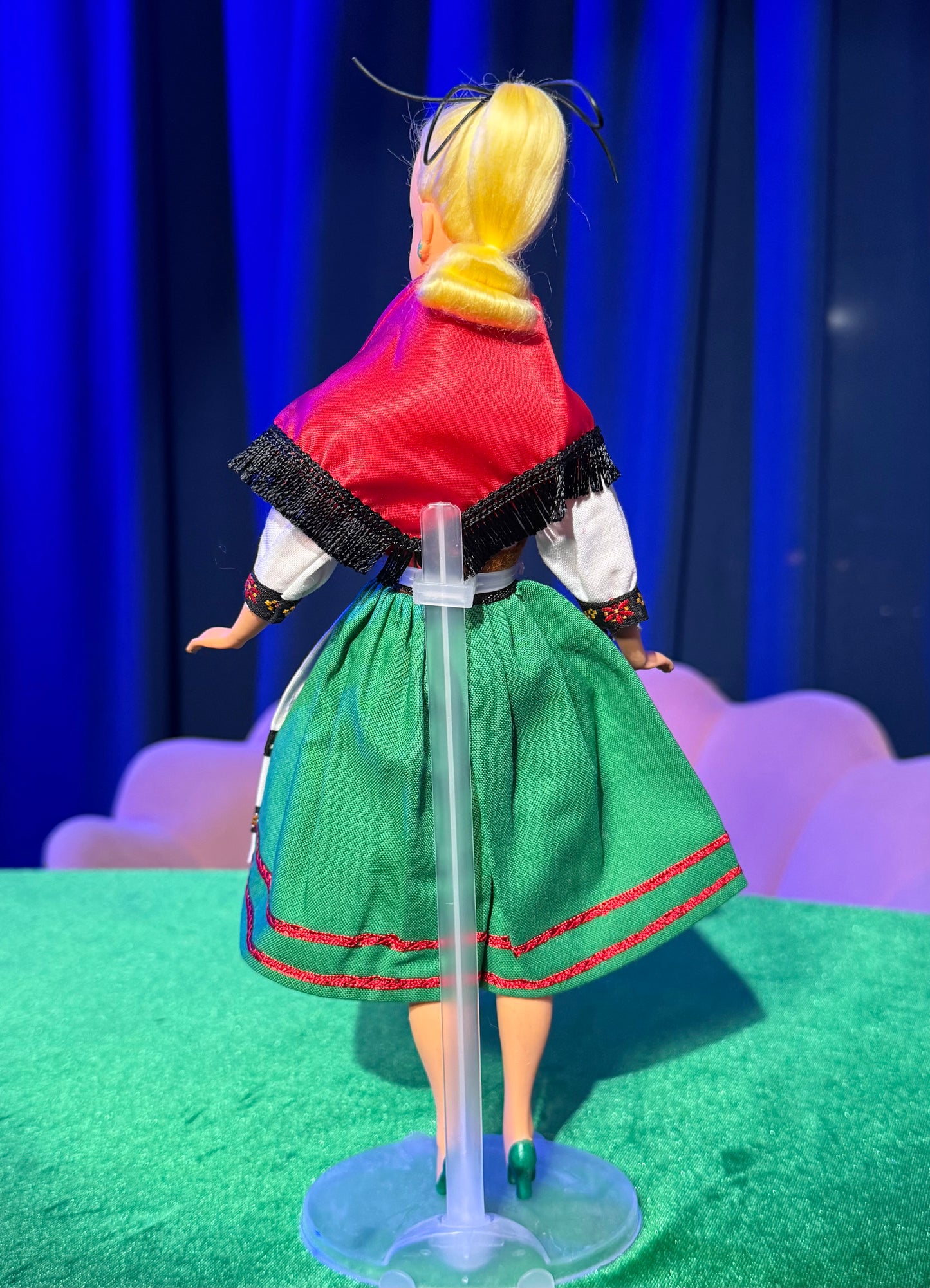 (ITALY) TRAVLIN' LILLI  DOLL VINTAGE TREASURES COLLECTION
