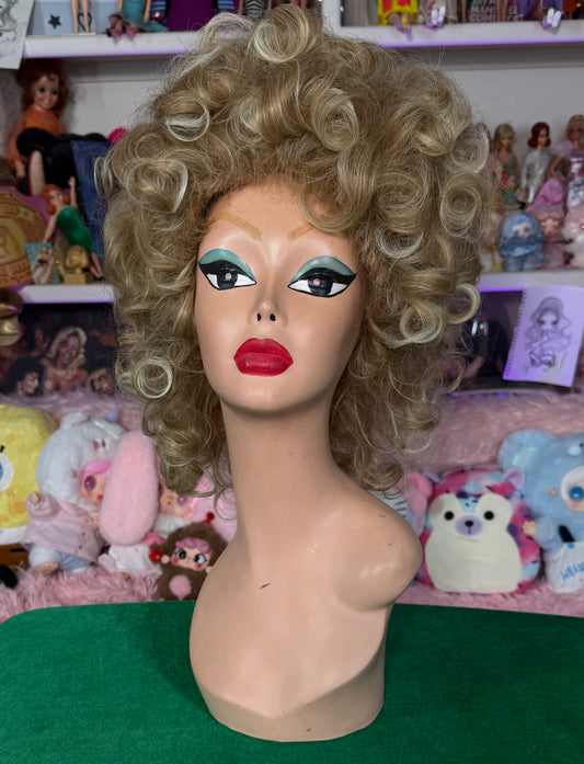 AS SEEN ON YOUTUBE: THEATER DAME