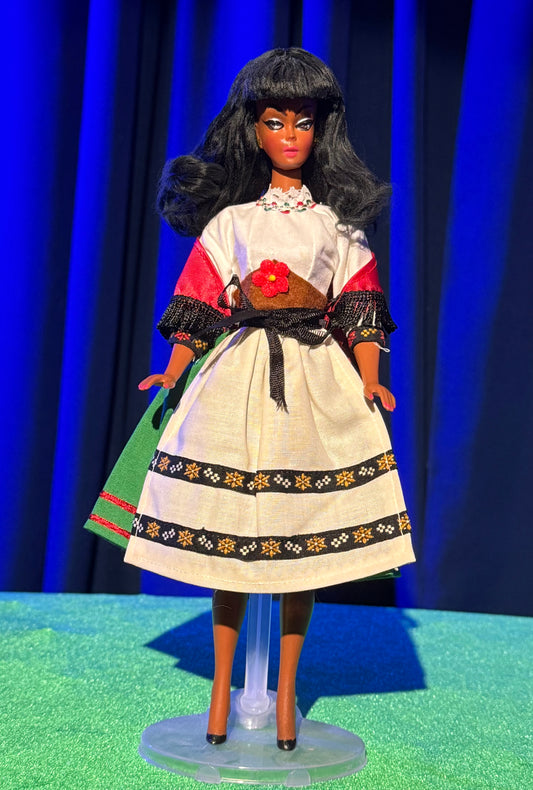 (ITALY) TRAVLIN' LILLI  DOLL VINTAGE TREASURES COLLECTION