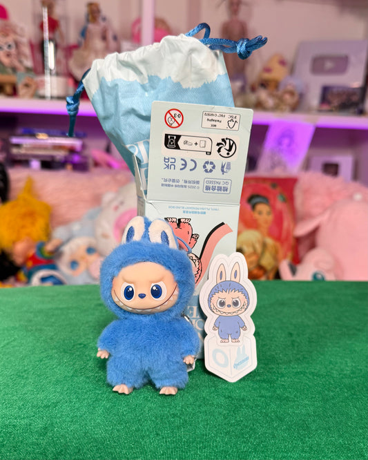 CONFIRMED PIN FOR LOVE LABUBU "O" (Unboxed)