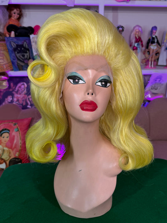SPOOKY SEASON: MACABRE MARILYN