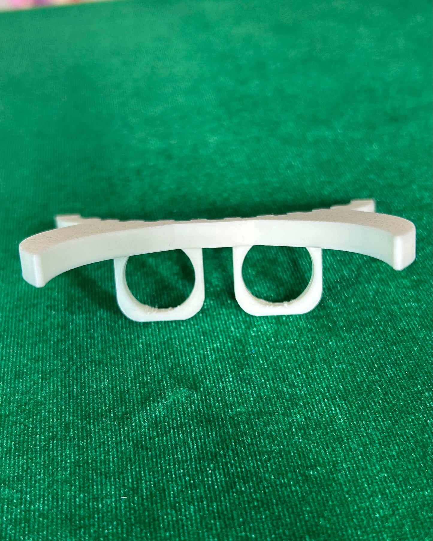 WHITE DEVIL HORNS (MONSTER ACCESSORIES)